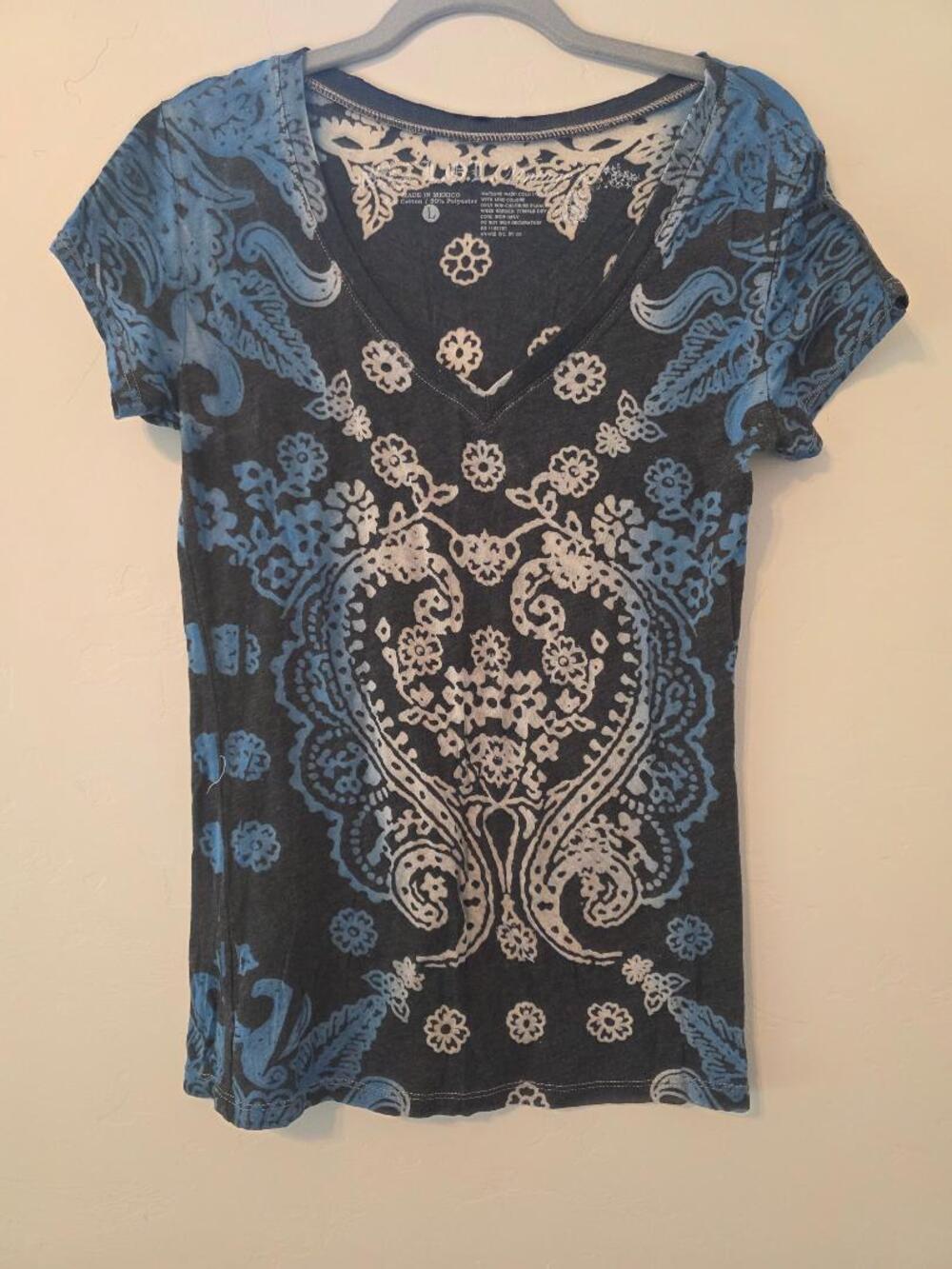 L.O.L Vintage Y2K Bandana Paisley V Neck Baby Tee Large